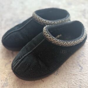 UGG Tasman Black Slippers with White Trim